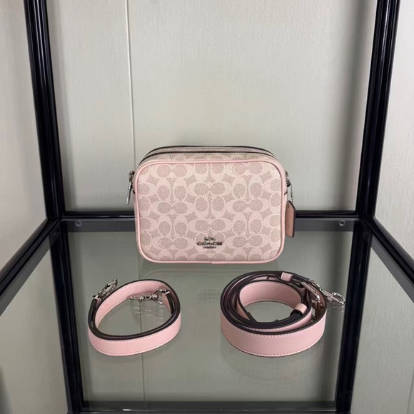 Coach Handbags - Coach Jamie 20 Handbags